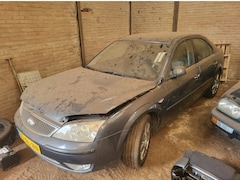 Ford Mondeo - 2.5 V6 Ghia Executive 4drs