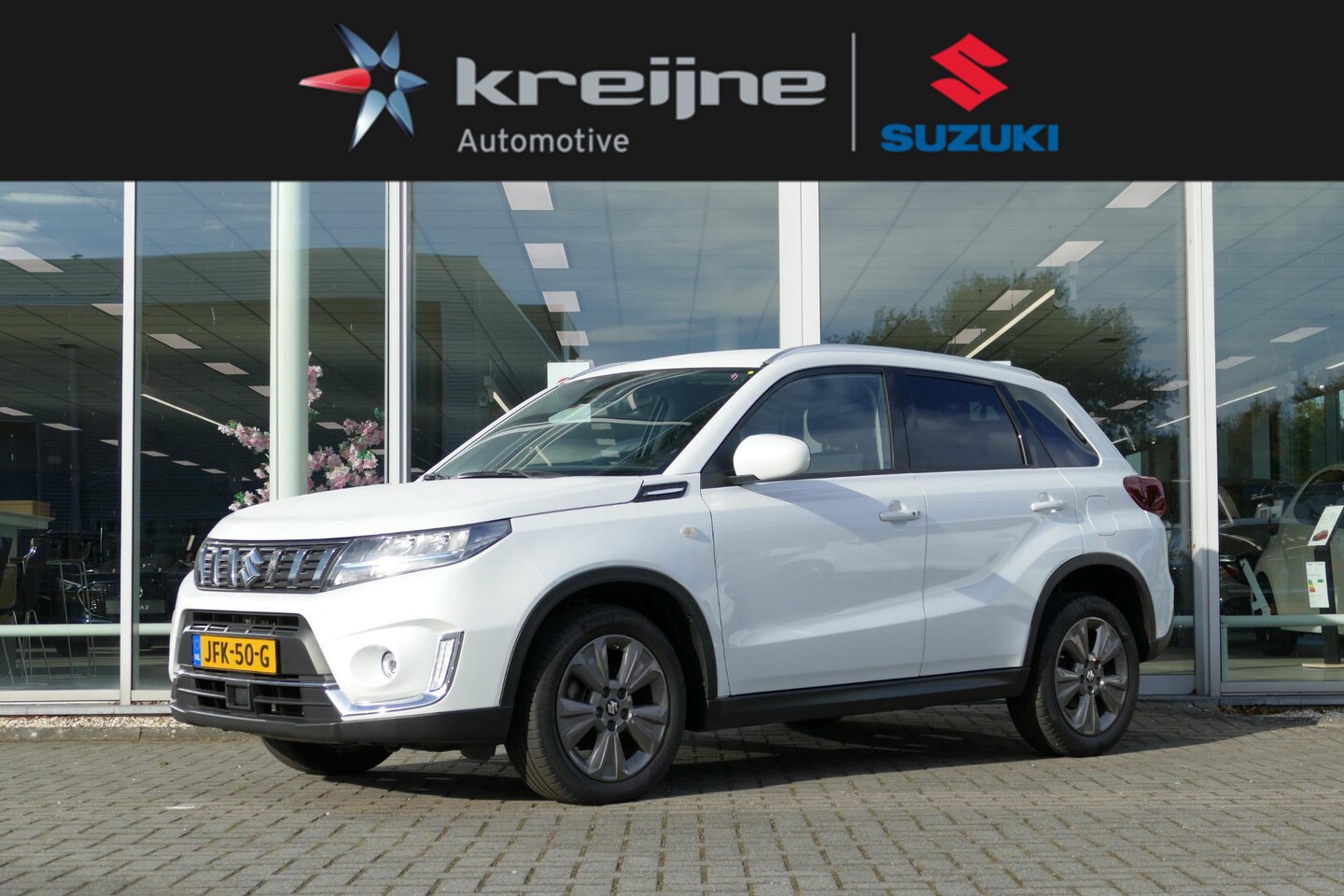 Suzuki Vitara - 1.5 Hybrid Select AllGrip | Camera | Stoelverwarming | Climate control | rijklaarprijs - AutoWereld.nl