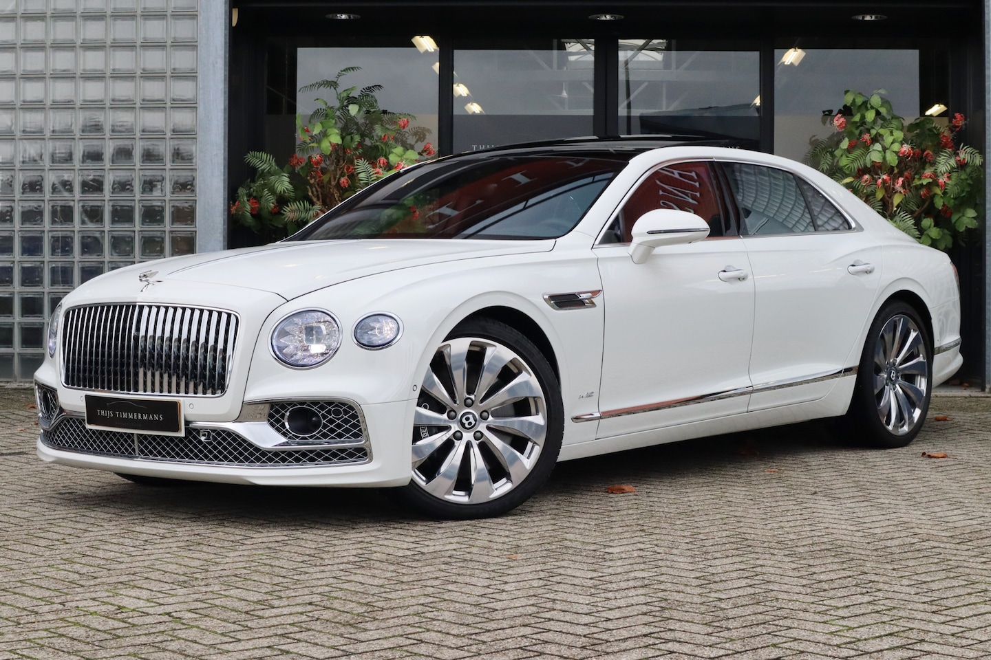 Bentley Flying Spur - 6.0 W12 Mulliner 6.0 W12 | Mulliner, Naim Audio, Touring Specification, Panoramadak - AutoWereld.nl