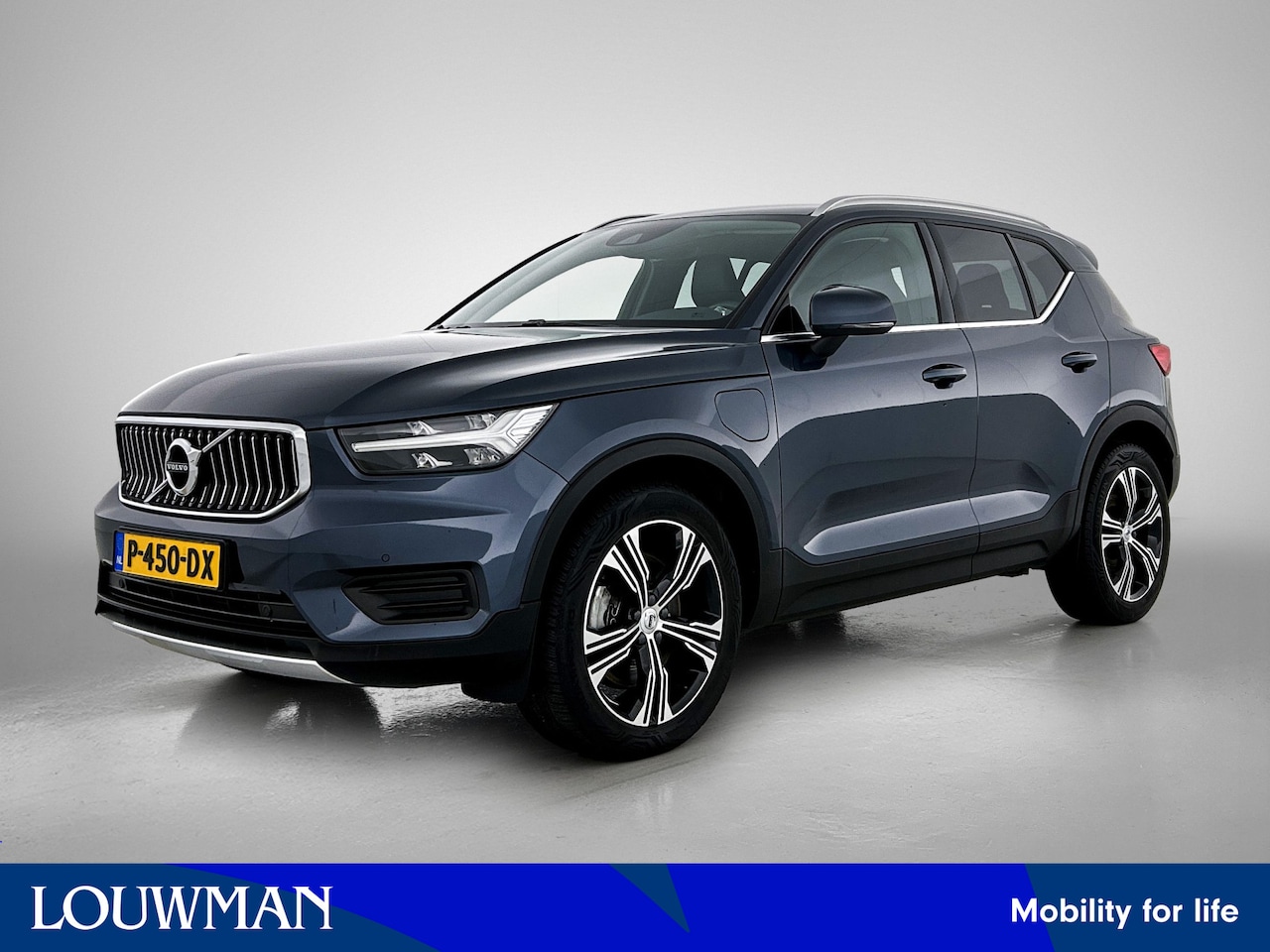 Volvo XC40 - 1.5 T4 Recharge Inscription | Lederen bekleding | Elektrische achterklep | Stoel/Stuurverw - AutoWereld.nl