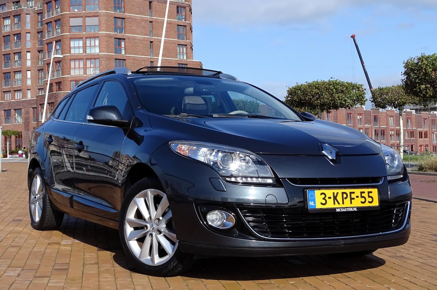 Renault Mégane Estate - 2.0 Bose Automaat 84000km! Leer Pano Navi - AutoWereld.nl
