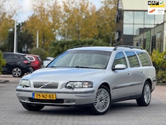 Volvo V70 - 2.4 Edition II | Leder/Stof stoelen | Parkeersensoren | Cruise Control | Stoelverwarming |