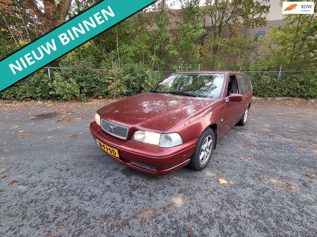 Volvo V70 - 2.4 Polar LEUKE AUTO RIJDT EN SCHAKELT GOED - AutoWereld.nl