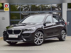 BMW X1 - sDrive20i High Executive | Pano | Leer