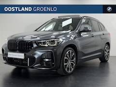 BMW X1 - xDrive25e High Executive M Sport Automaat / Panoramadak / Trekhaak / Sportstoelen / Achter