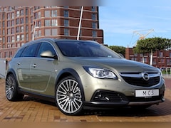 Opel Insignia Country Tourer - 2.0T 4WD 250PK Recaro Leer