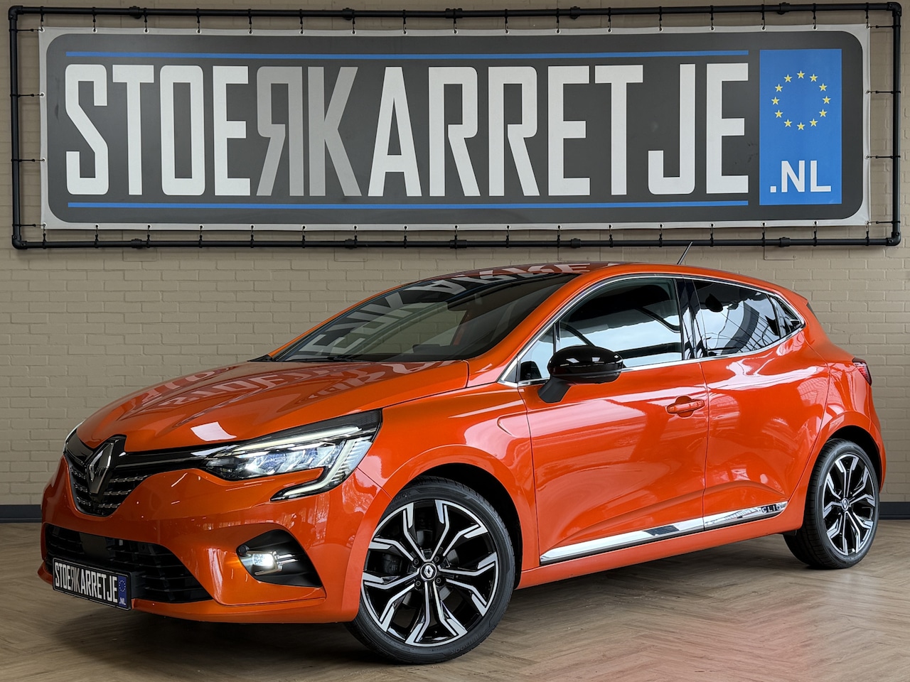 Renault Clio - 1.0 TCe 90pk Automaat | Groot Navi | 360 | 17" | PDC V+A | Stoel & stuur verwarming | Keur - AutoWereld.nl