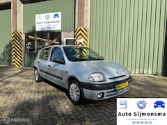 Renault Clio - 1.4 RN NIEUWE APK
