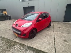 Peugeot 107 - 1.0-12V XR met navigatie