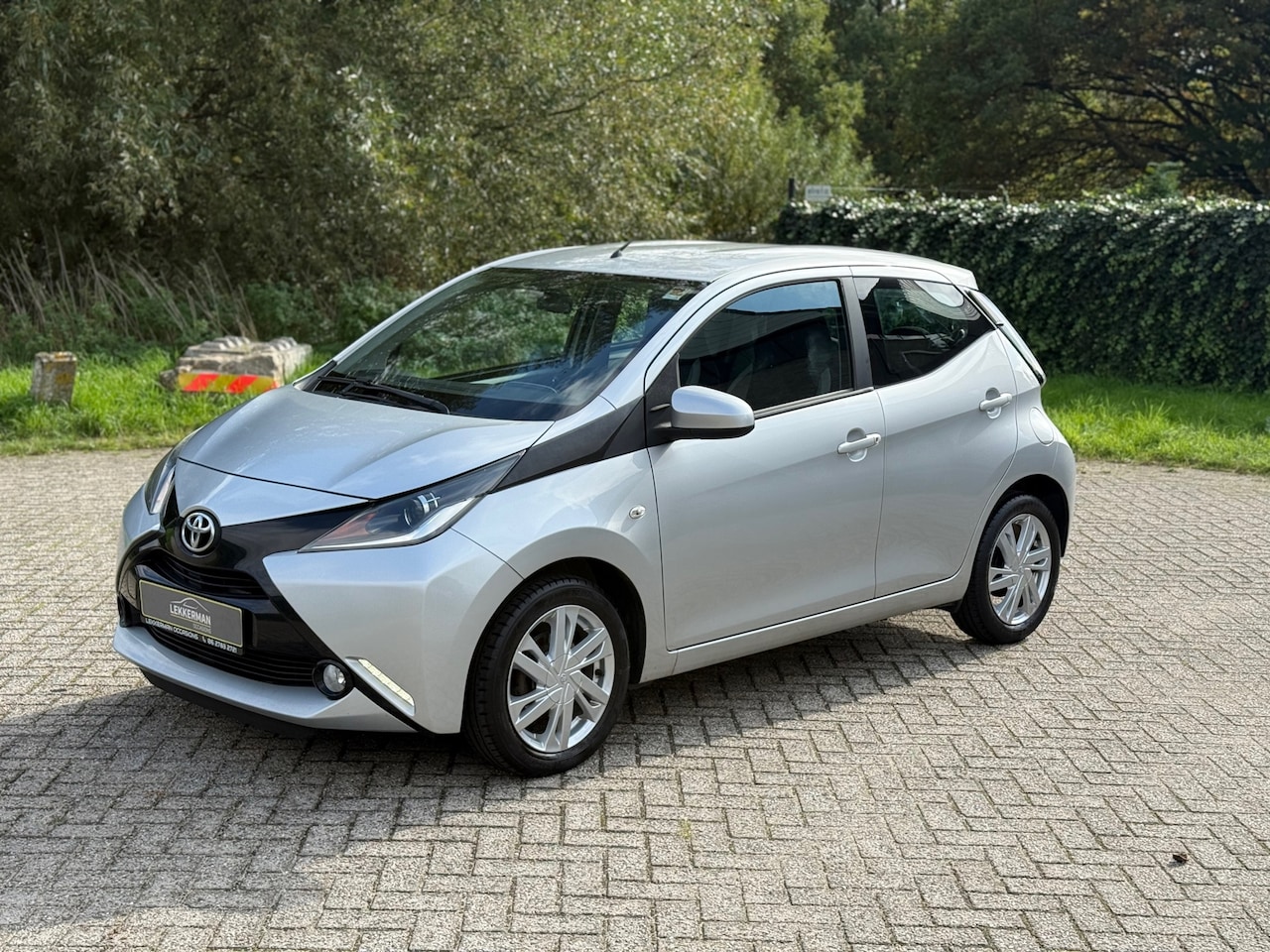 Toyota Aygo - 1.0 VVT-i x AIRCO I BLUETOOTH I CRUISE I DEALER ONDH I NWE APK - AutoWereld.nl