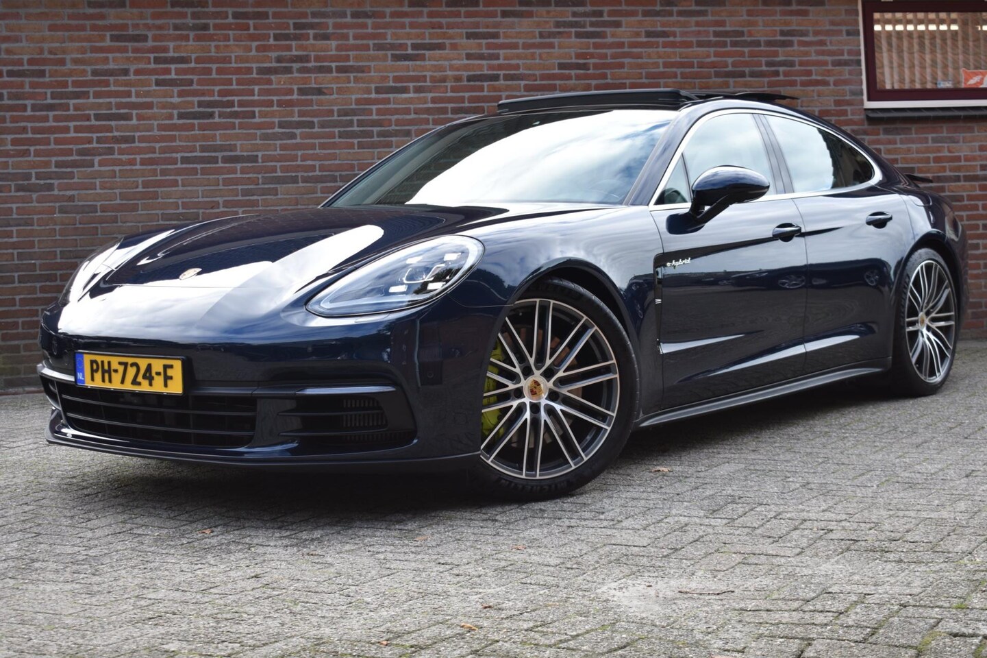 Porsche Panamera - 2.9 4 E-Hybrid '17 Pano Sport Chrono Leder Navi LED Inruil mogelijk - AutoWereld.nl