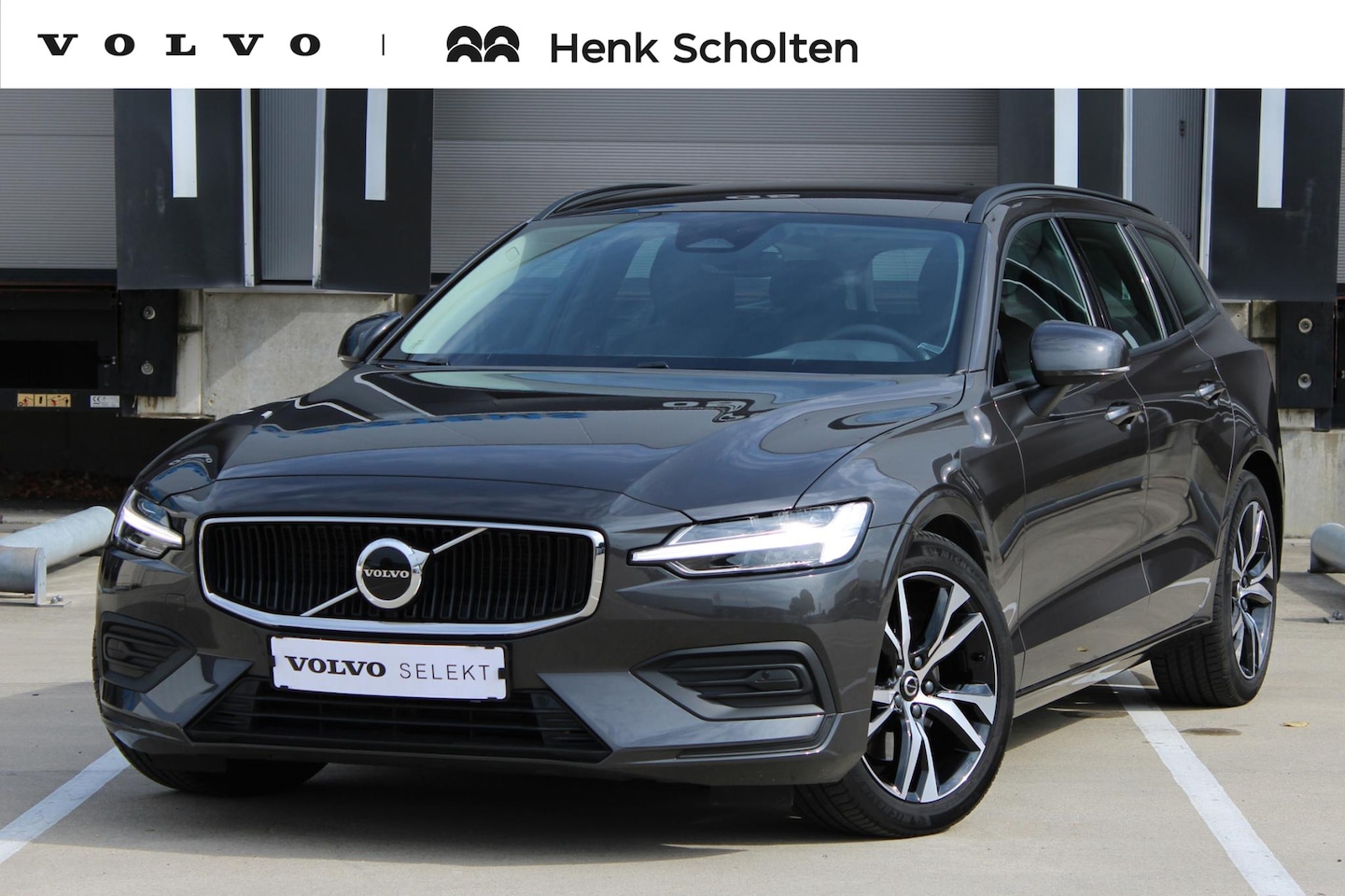 Volvo V60 - 2.0 B3 Essential Edition | Adaptieve Cruise Control | Blind spot | Parkeercamera | Park As - AutoWereld.nl