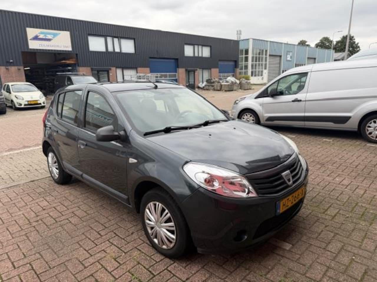 Dacia Sandero - 1.2 1.2 - AutoWereld.nl