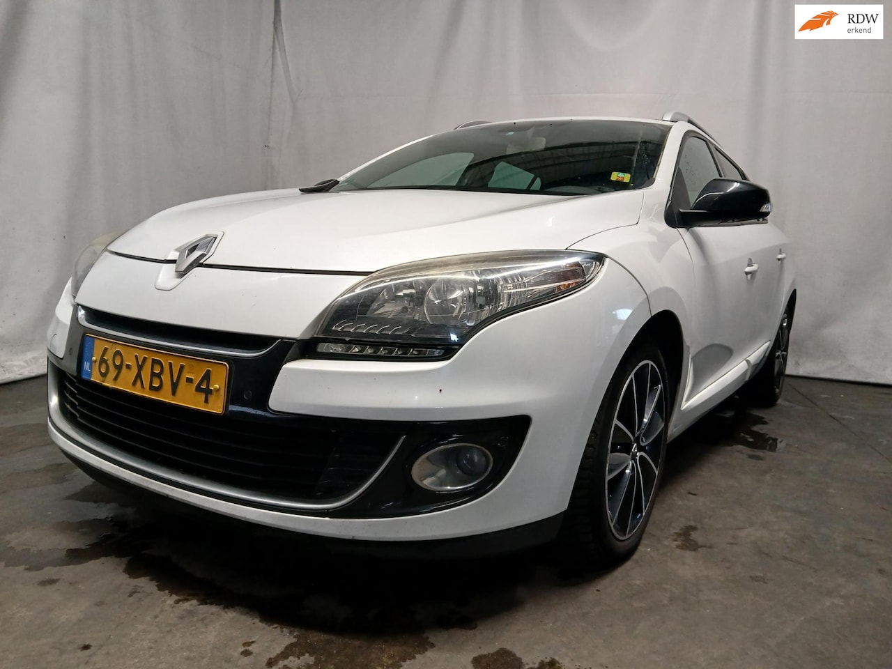 Renault Mégane Estate - 1.5 dCi Bose SCHADEAUTO!! - AutoWereld.nl