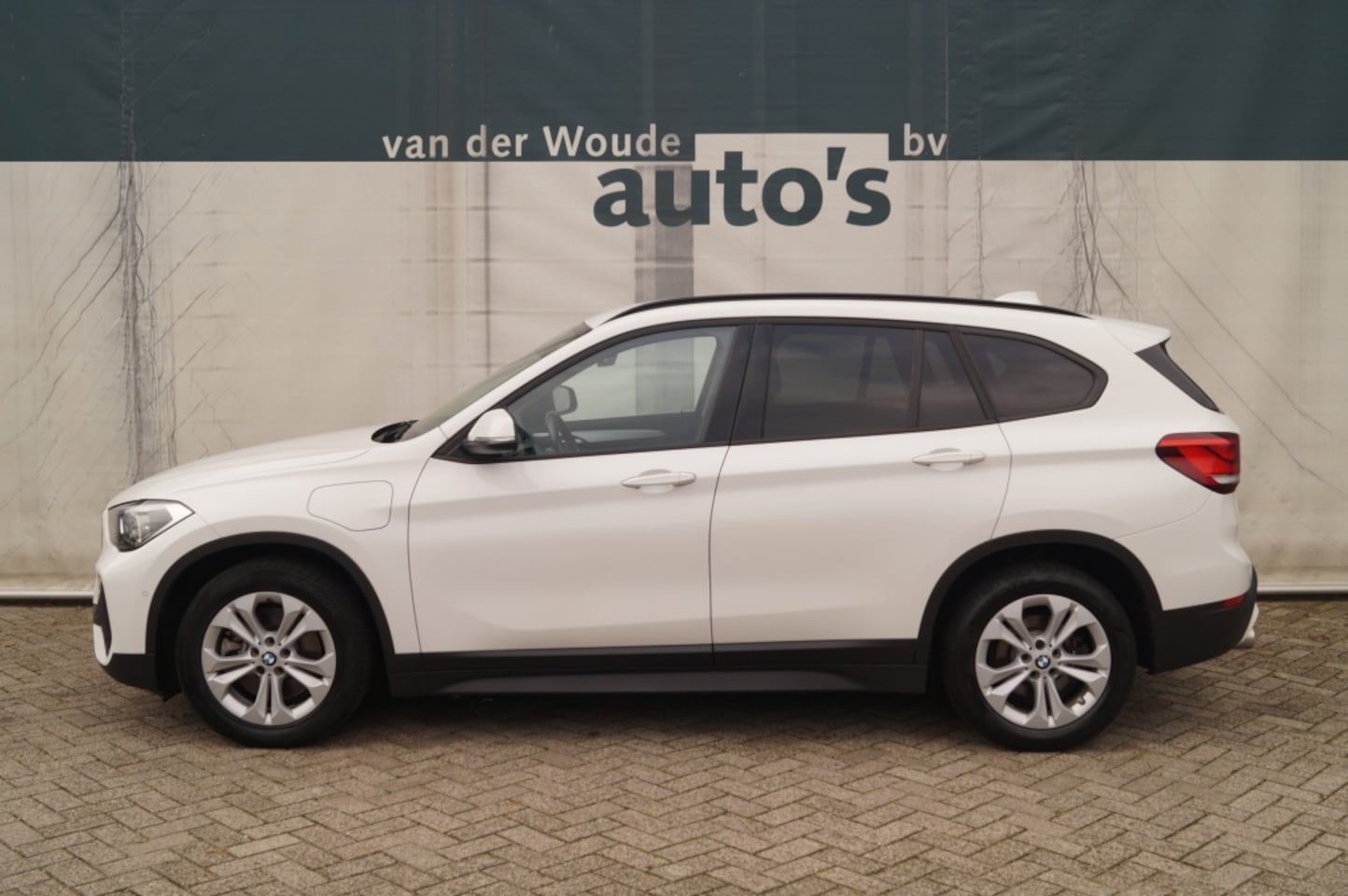BMW X1 - xDrive25e PHEV Business Edition Plus -LEER-ECC-NAVI- - AutoWereld.nl