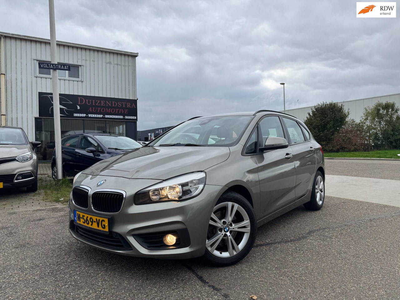 BMW 2-serie Active Tourer - 218i Sport 218i Sport - AutoWereld.nl