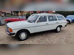 Mercedes-Benz 200-500 (W124) Combi - 200 T Trekhaak, Mercedes Radio/CD speler