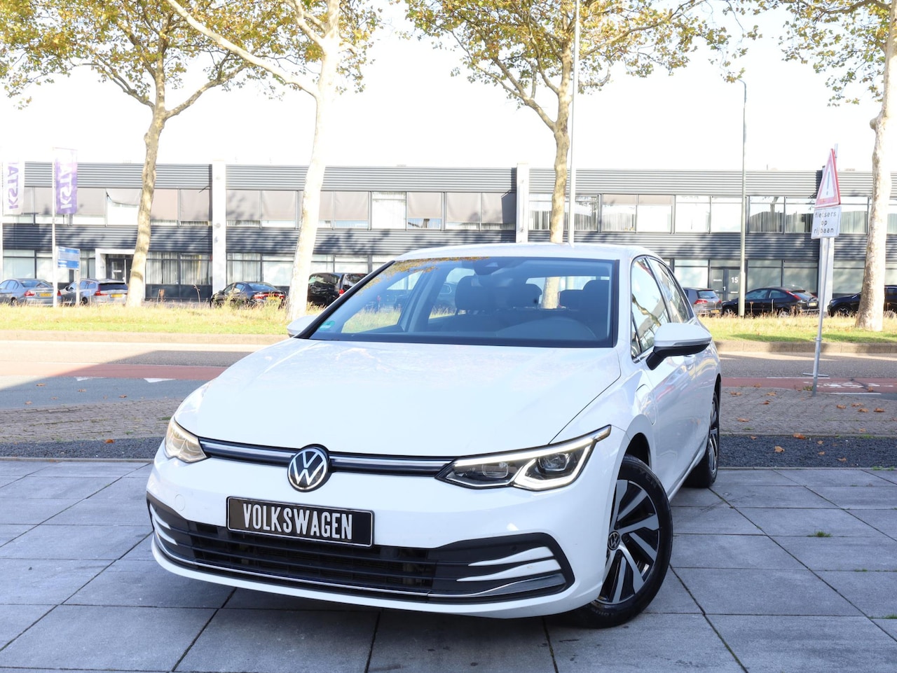 Volkswagen Golf - 1.4 eHybrid 204PK | Adaptive Cruise | Carplay/Android | Massage | - AutoWereld.nl