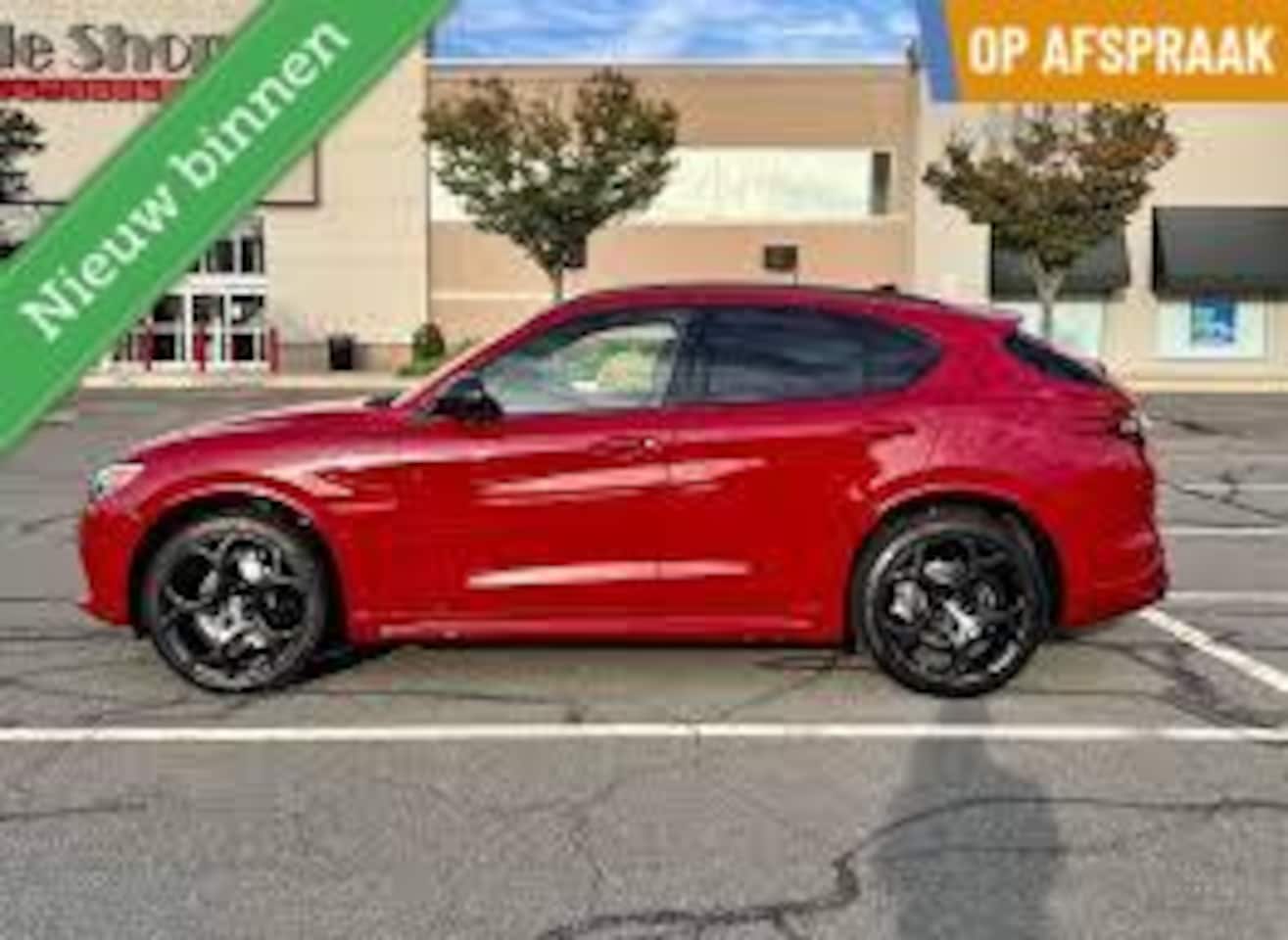 Alfa Romeo Stelvio - 2.0 T Q4 280pk, My22 Estrema, Alle opties!! - AutoWereld.nl