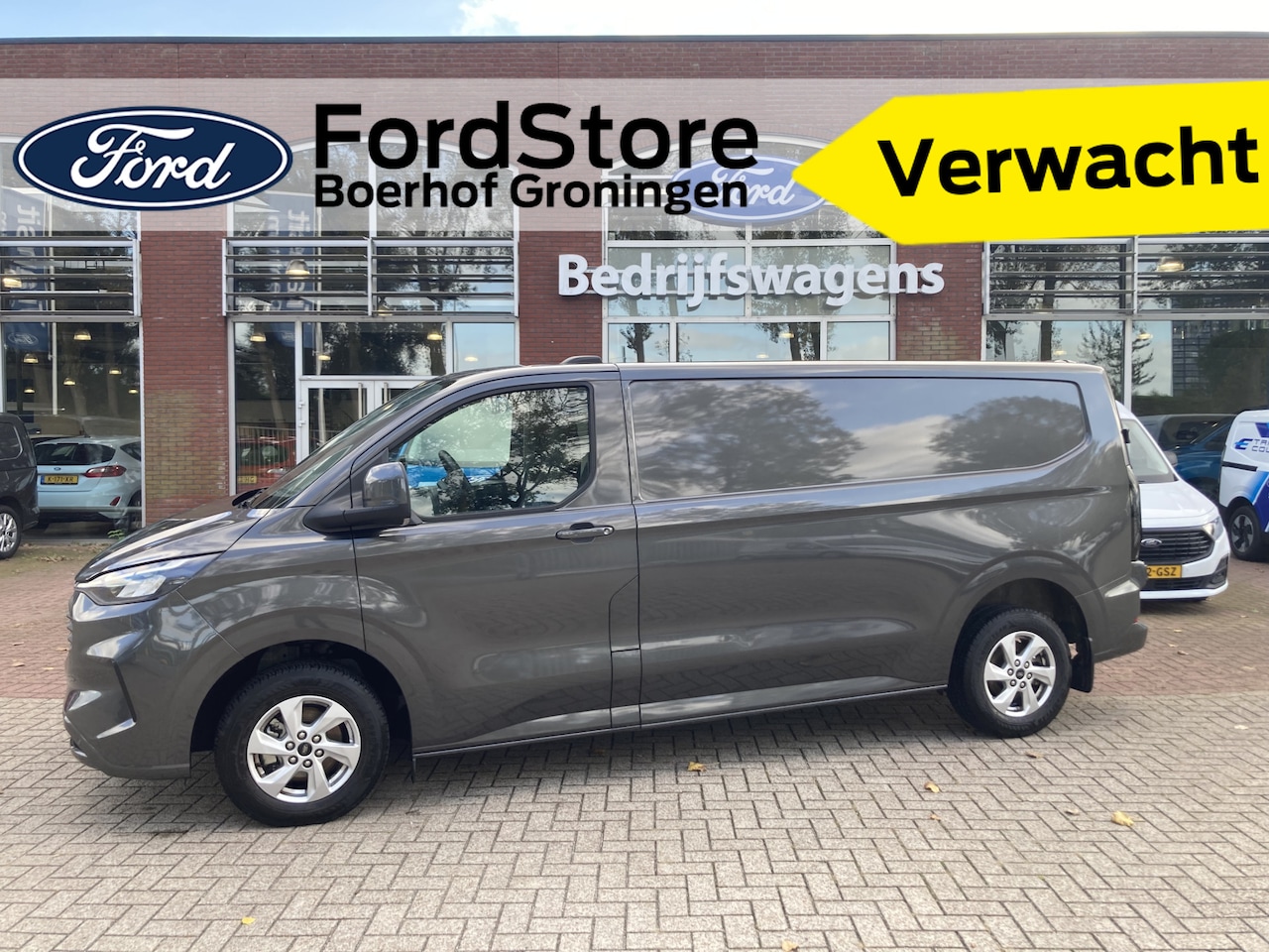 Ford Transit Custom - 320 2.0 TDCI L2H1 Limited | Achteruit rijcamera | Trekhaak | Navigatie - AutoWereld.nl