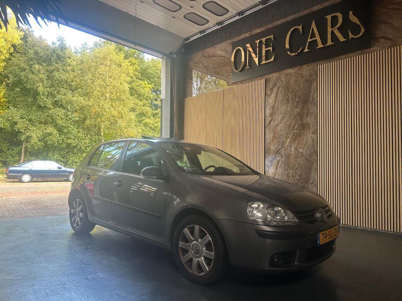 Volkswagen Golf - 1.4 FSI Businessline NW APK SCHUIFDAK DEURS - AutoWereld.nl