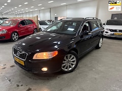 Volvo V70 - 2.5T Summum / AUTOMAAT / SCHUIFKANTELDAK / LEDER INTR