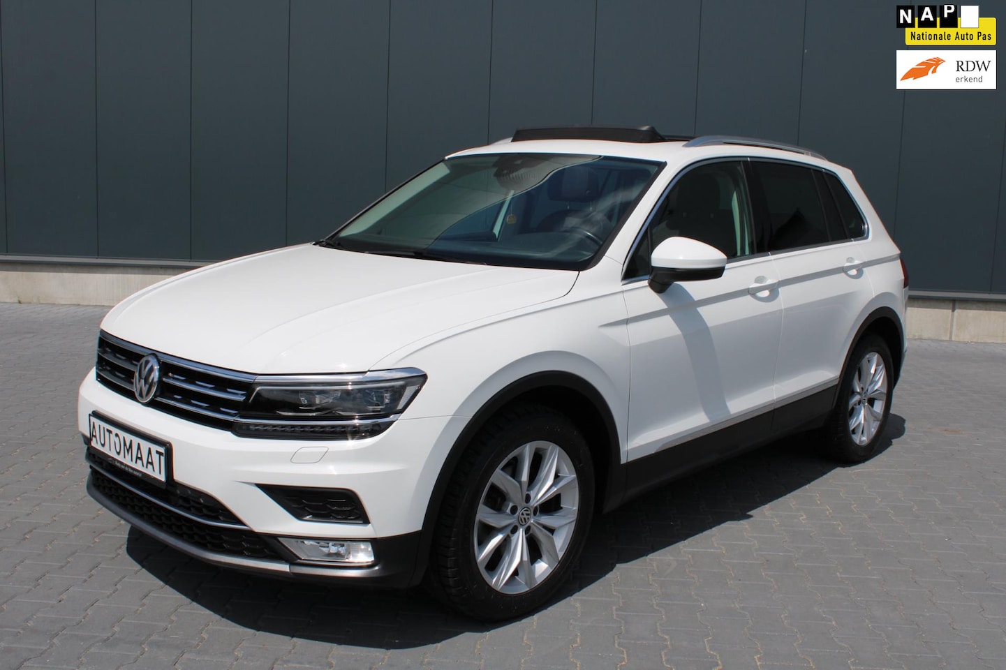 Volkswagen Tiguan - 1.4 TSI ACT HIGHLINE Navigatie Cruise Controle 1e eigenaar - AutoWereld.nl