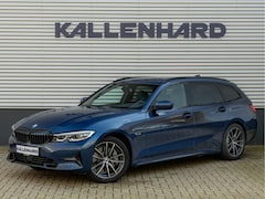 BMW 3-serie Touring - 330e Sportline - Trekhaak - ACC - Sportstoelen - Camera - Stuurwielverwarming