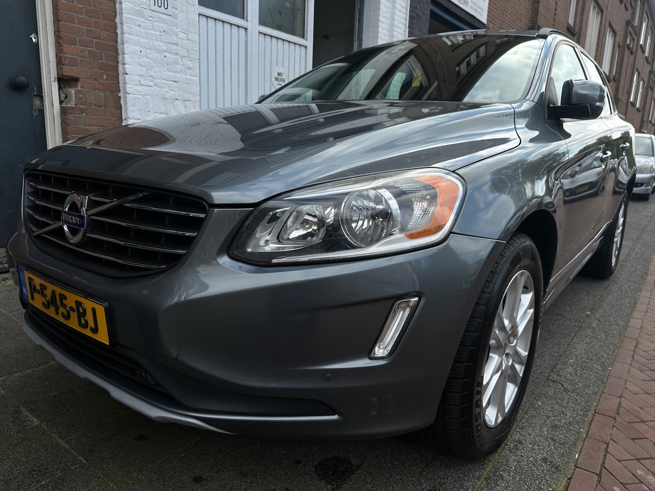Volvo XC60 - 2.0 T5 FWD Ocean Race AUTOMAAT 62000km Blis PDC LMV Elektrisch Stoelen - AutoWereld.nl