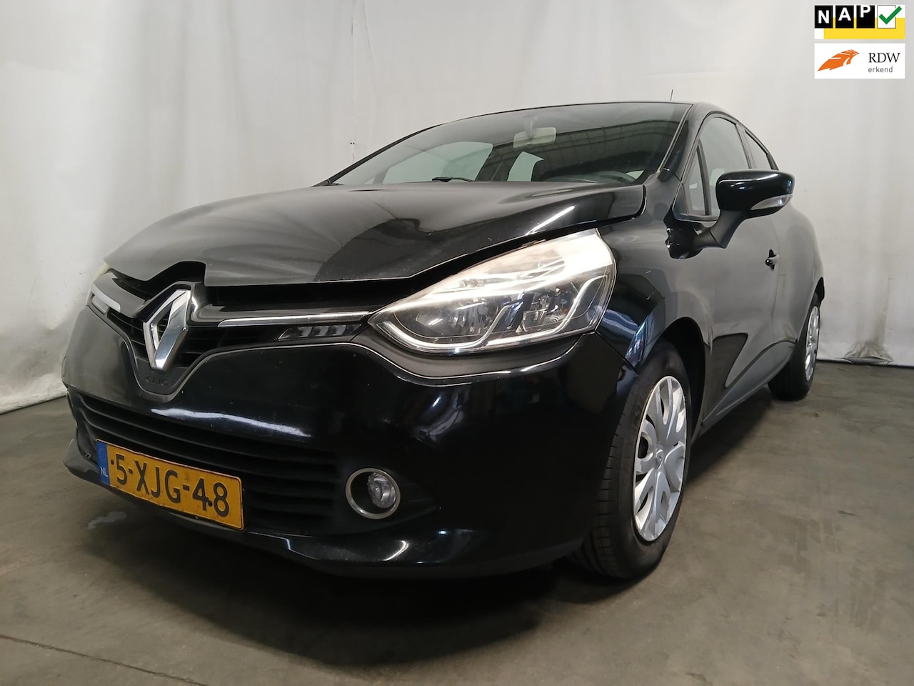 Renault Clio - 1.5 dCi ECO Night&Day - Front-schade - AutoWereld.nl