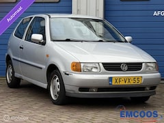Volkswagen Polo - 1.6 * Automaat * Elekt. Ramen