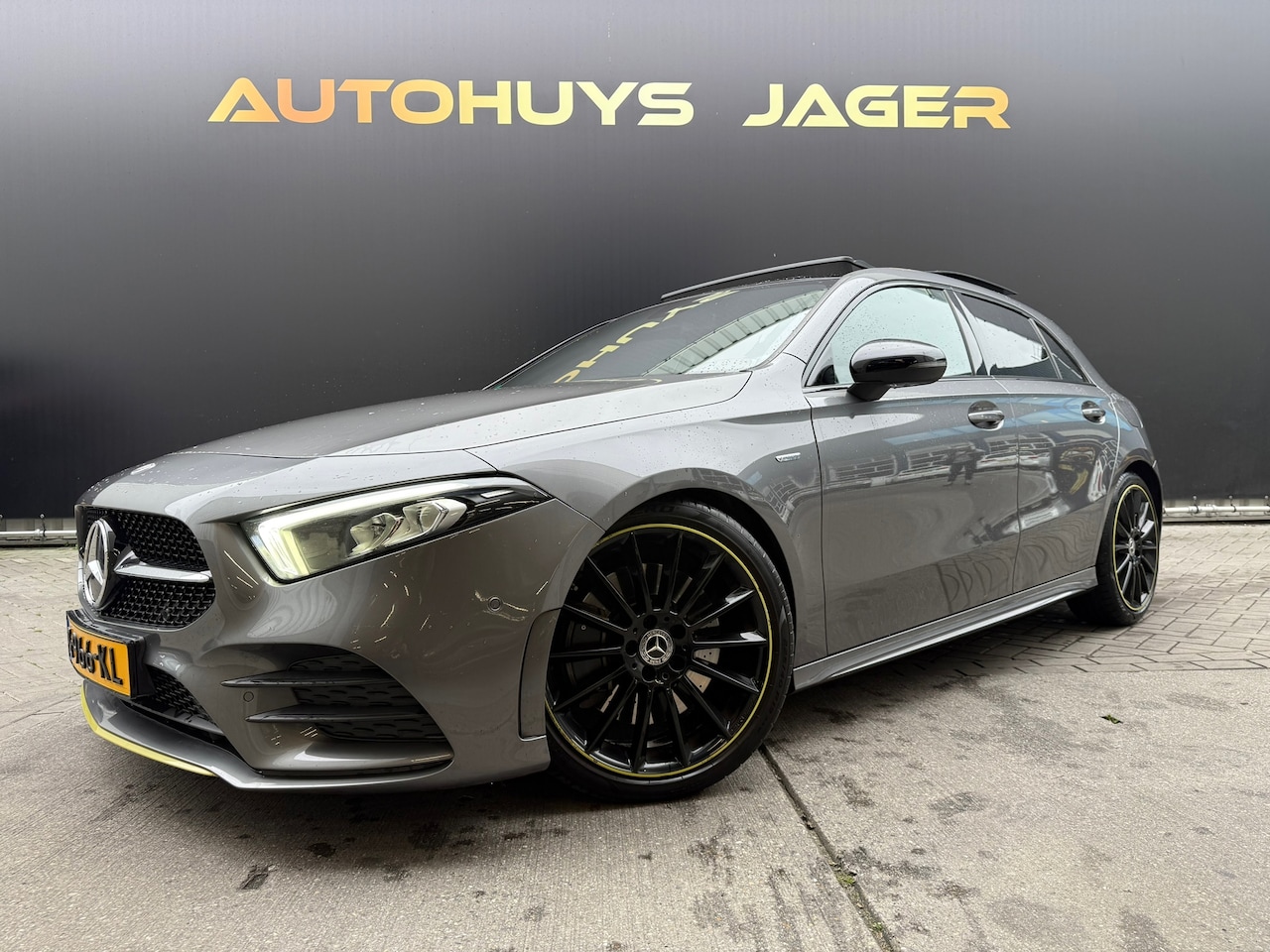 Mercedes-Benz A-klasse - 250 AMG Edition1|Pano|Sfeer - AutoWereld.nl