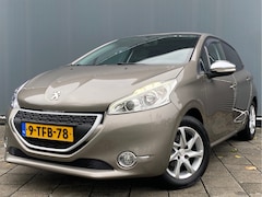 Peugeot 208 - BWJ 2014 | 1.2 VTi 82PK Urban Soul | AIRCO | TREKHAAK | CRUISE | PDC | PRIVACY GLASS | LIC