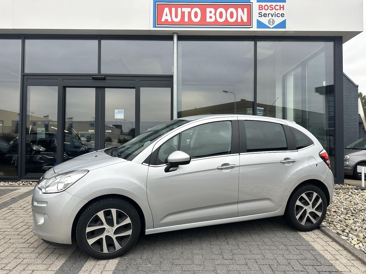 Citroën C3 - 1.2 AUTOMAAT 82PK COLLECTION NAVI/CLIMA/PDC/ MEDIA/LED/S&S/BTA - 1 EIG./NL AUTO/KM=NAP - AutoWereld.nl