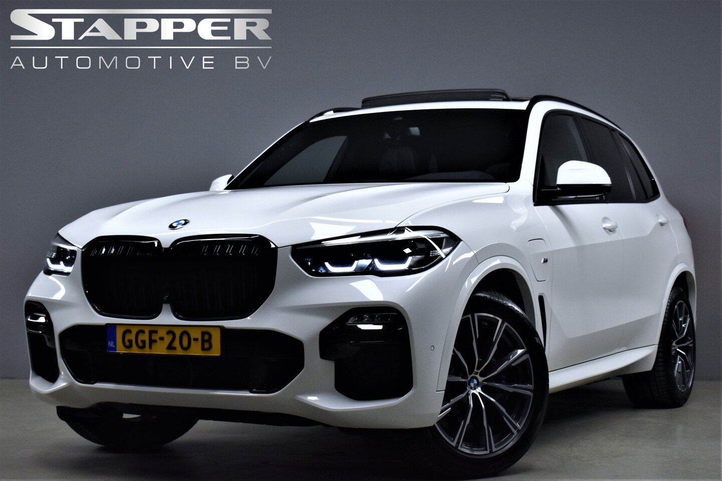 BMW X5 - xDrive45e 399pk 6-Cil. Automaat M-Sport Pano/Trekhaak/Harman-Kardon/Virtual/Carplay/Head-U - AutoWereld.nl