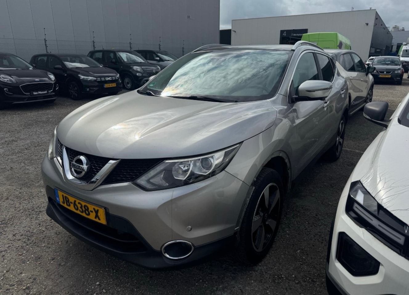 Nissan Qashqai - 1.2 Connect Edition MOTOR SCHADE - AutoWereld.nl