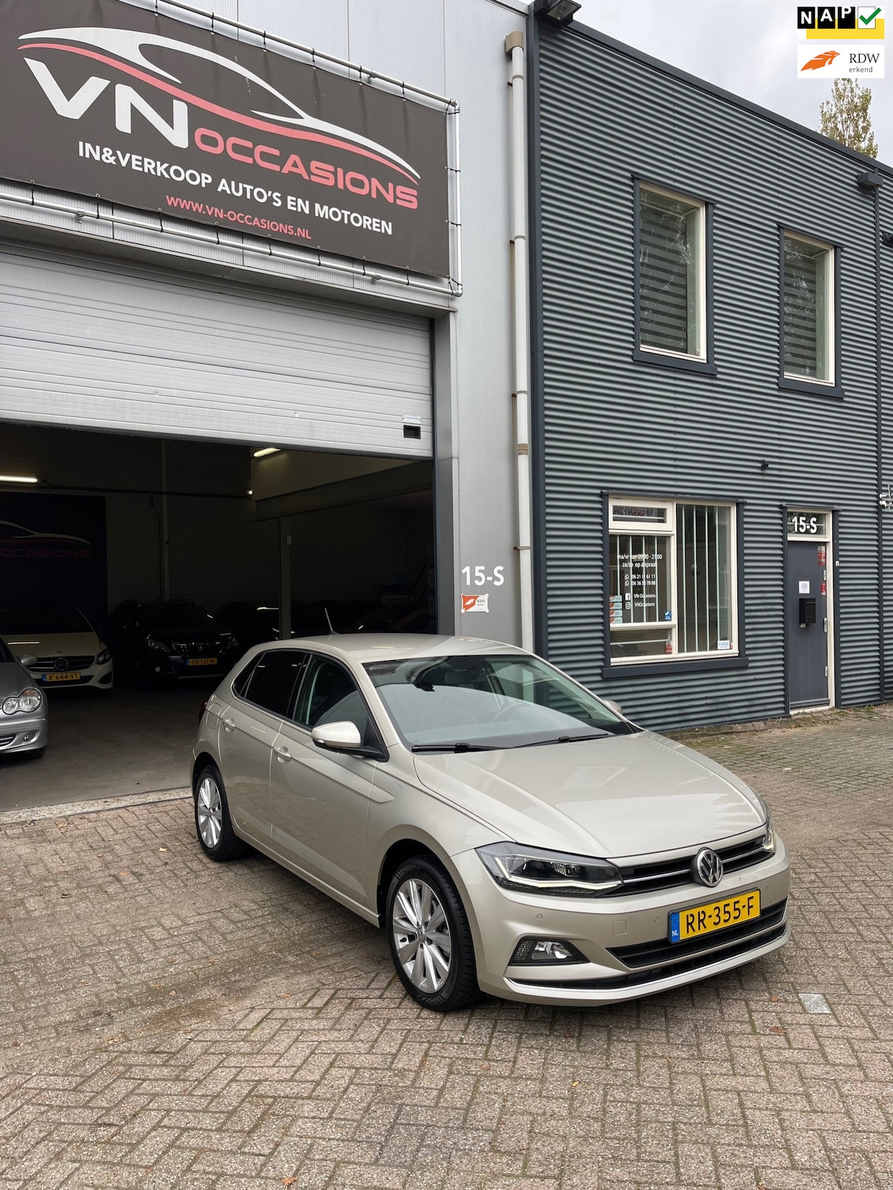Volkswagen Polo - 1.0 TSI Highline DSG AUTOMAAT NAP LED PDC - AutoWereld.nl