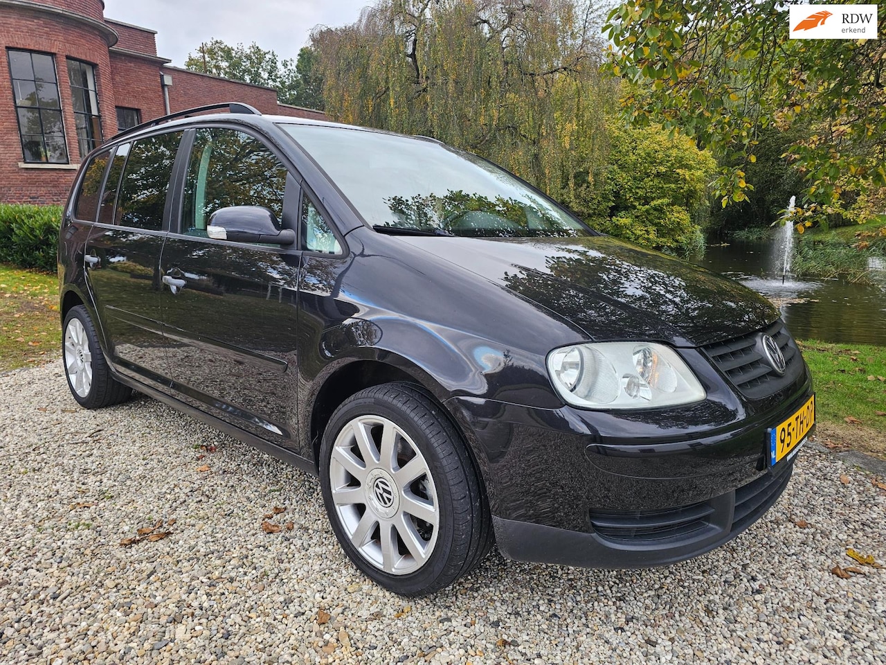 Volkswagen Touran - 1.6-16V FSI Optive I AIRCO *apk:10-2026* - AutoWereld.nl
