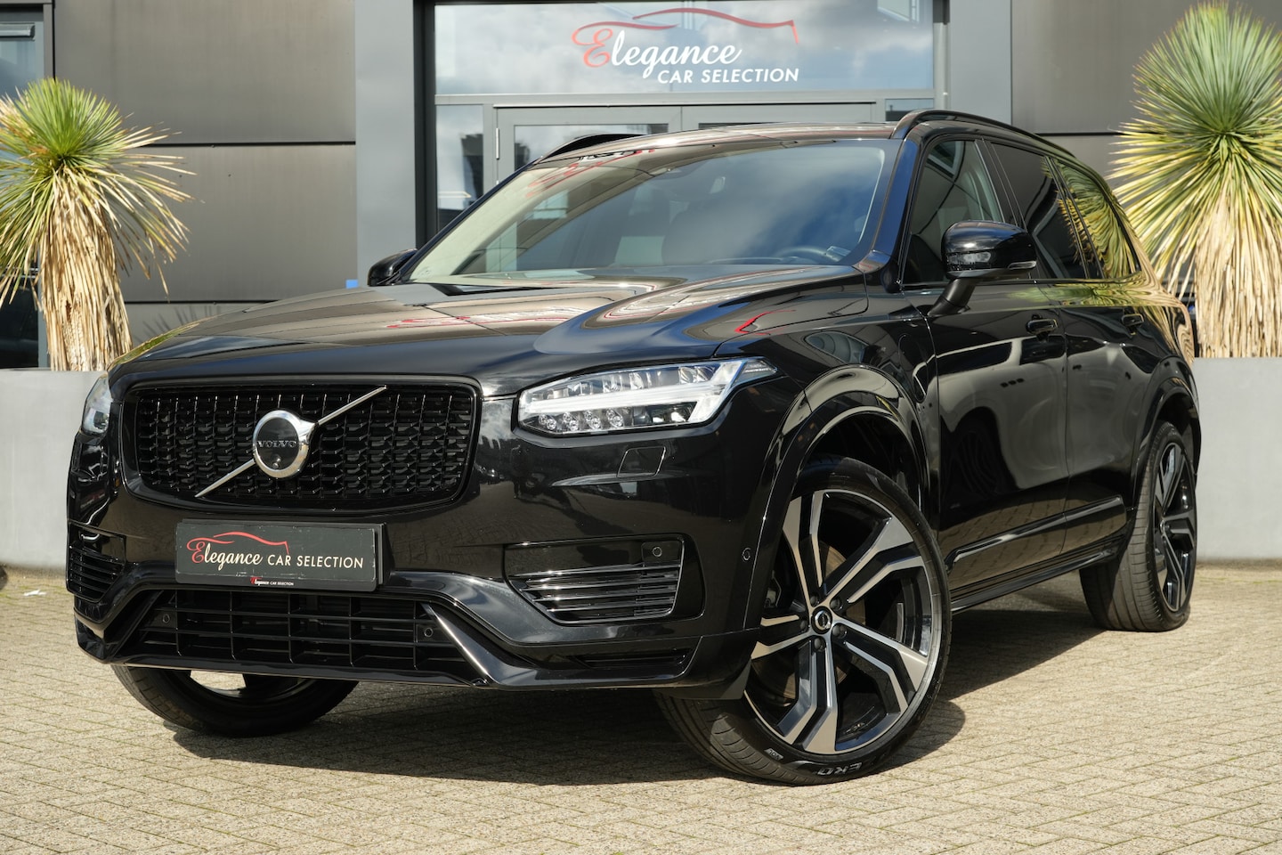 Volvo XC90 - 2.0 T8 Plug-in hybrid AWD Ultra Dark 455pk Panoramadak/Bowers&Wilkins/360Camera - AutoWereld.nl