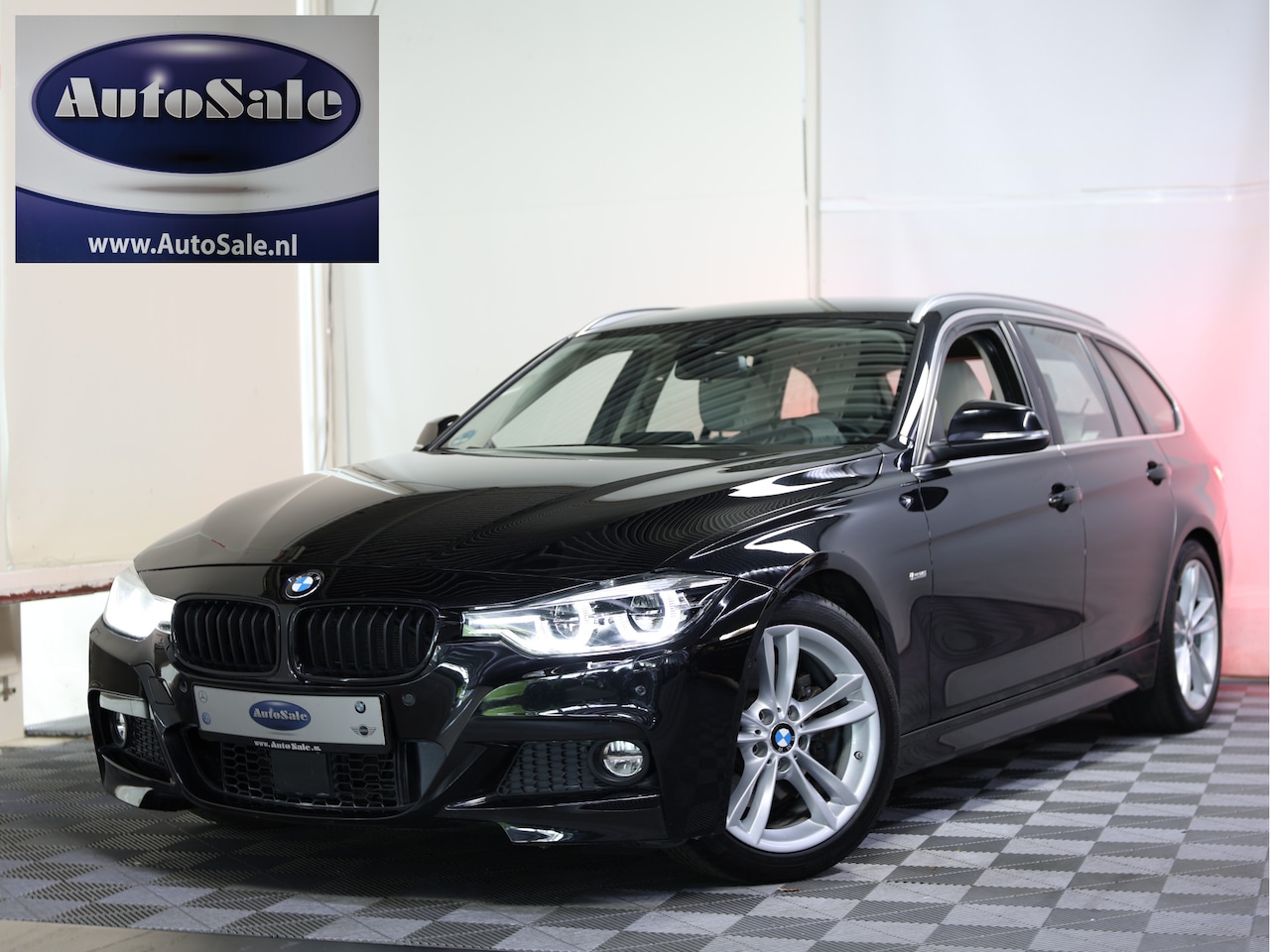 BMW 3-serie Touring - 330i M-Sport HUD ACC DAB MEMORY LEDER CAMERA '16 - AutoWereld.nl
