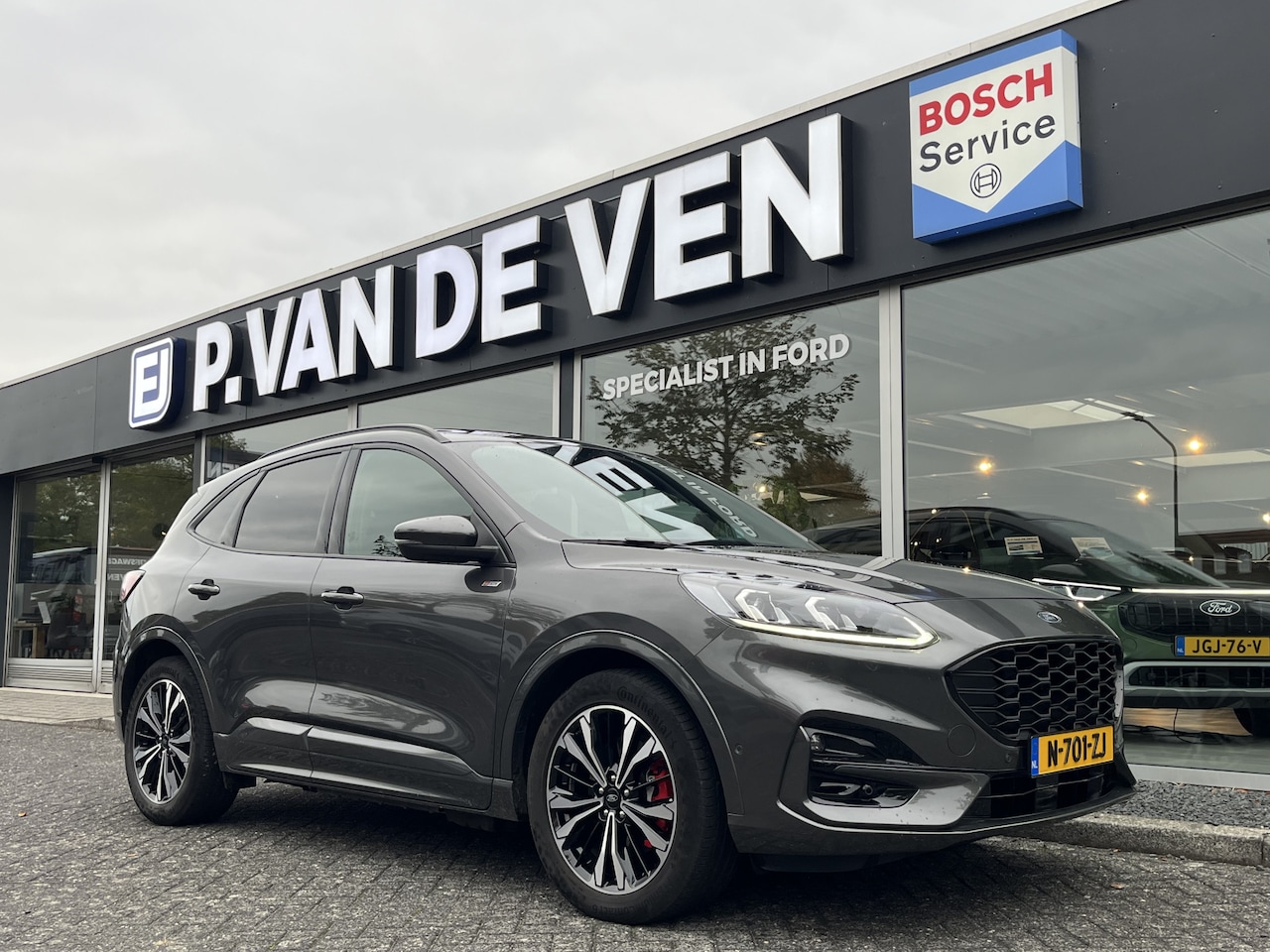Ford Kuga - 2.5 PHEV ST-Line X 225pk/165kW e-CVT Automaat  | Afn. trekhaak | Driver Assistance Pack | - AutoWereld.nl