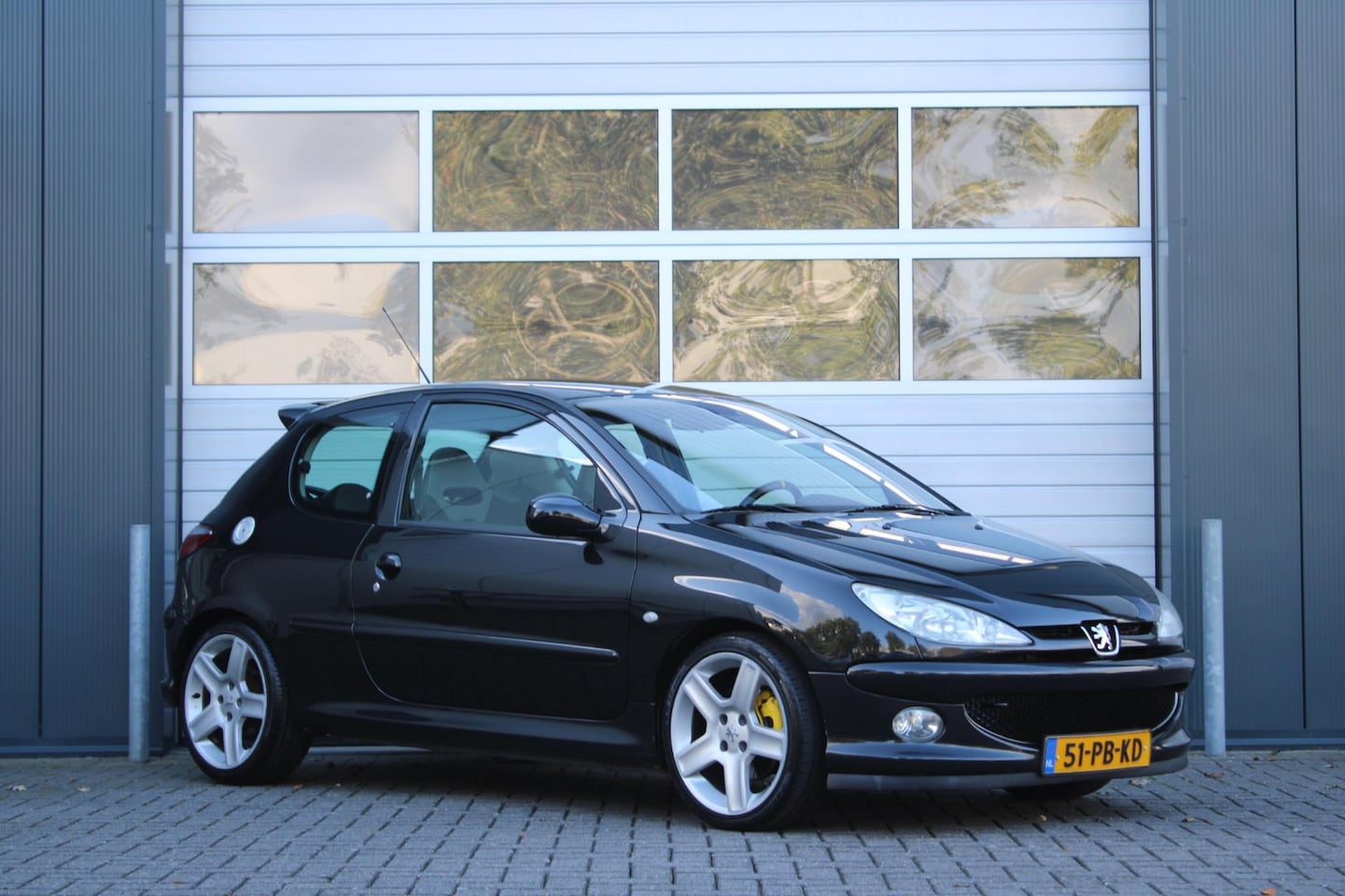 Peugeot 206 - 2.0-16V RC 177pk Clima/Sportstoelen/Elek.Ramen/C.V./RadioCD/17"LM/APK:19-01-2026 - AutoWereld.nl