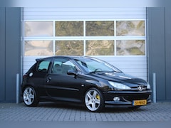 Peugeot 206 - 2.0-16V RC 177pk Clima/Sportstoelen/Elek.Ramen/C.V./RadioCD/17"LM/APK:19-01-2026