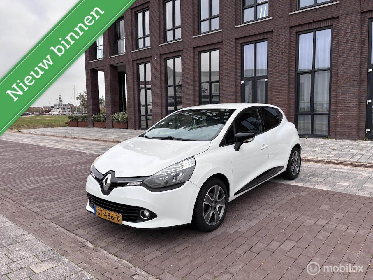 Renault Clio - 1.5 dCi ECO Night&Day Navi Cruise led Airco - AutoWereld.nl