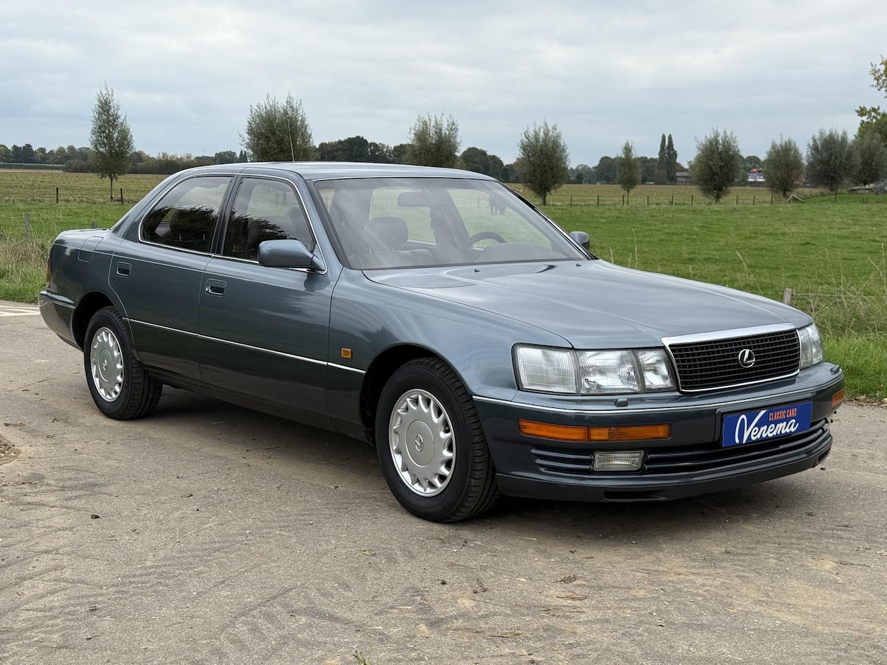 lexus-ls-400-400.jpg
