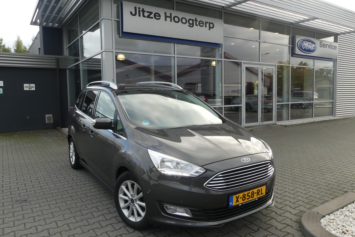 Ford Grand C-Max - 1.5 Titanium 7p. CRUISE, CLIMA, TREKHAAK (1.300KG), WINTER PACK, CAMERA, PDC V&A, NAVI, AP - AutoWereld.nl