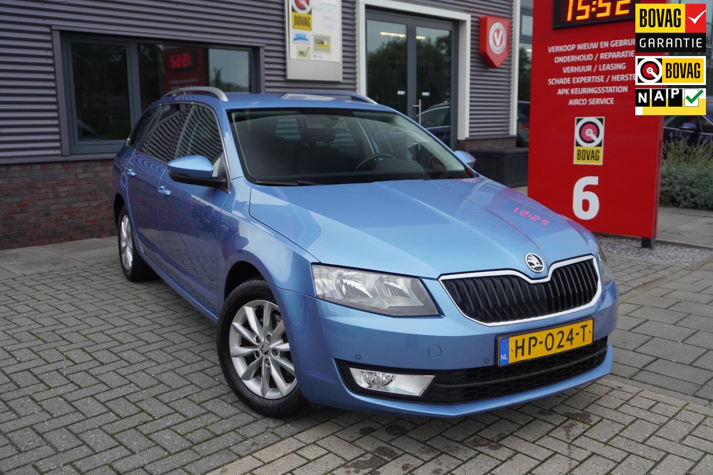 Skoda Octavia Combi - 1.4 TSI G-TEC Ambition Businessline / Carplay / Parkeercamera / Automatische Airco / Navi - AutoWereld.nl