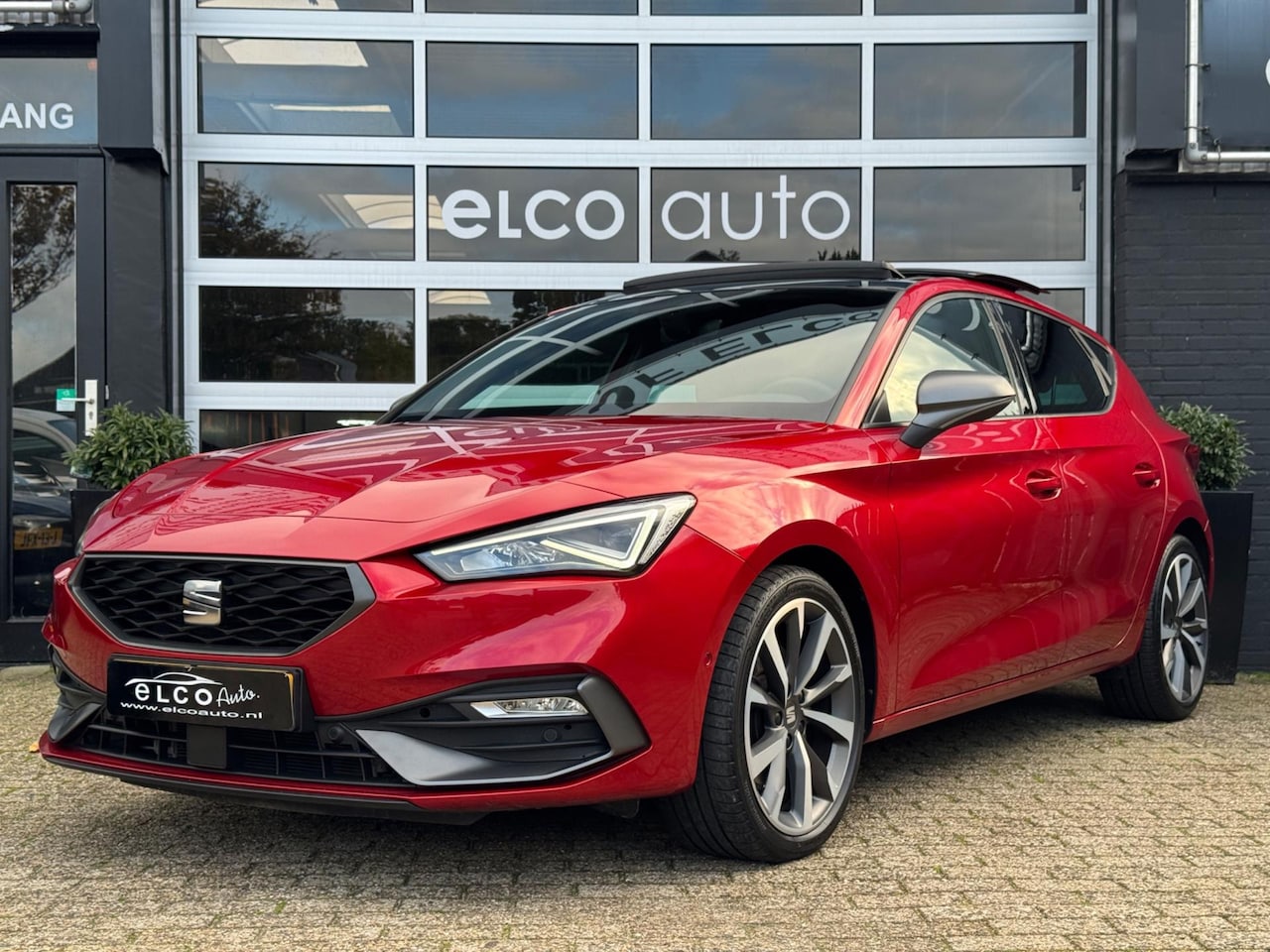 SEAT Leon - 1.5 eTSI FR Launch Edition / Pano - AutoWereld.nl