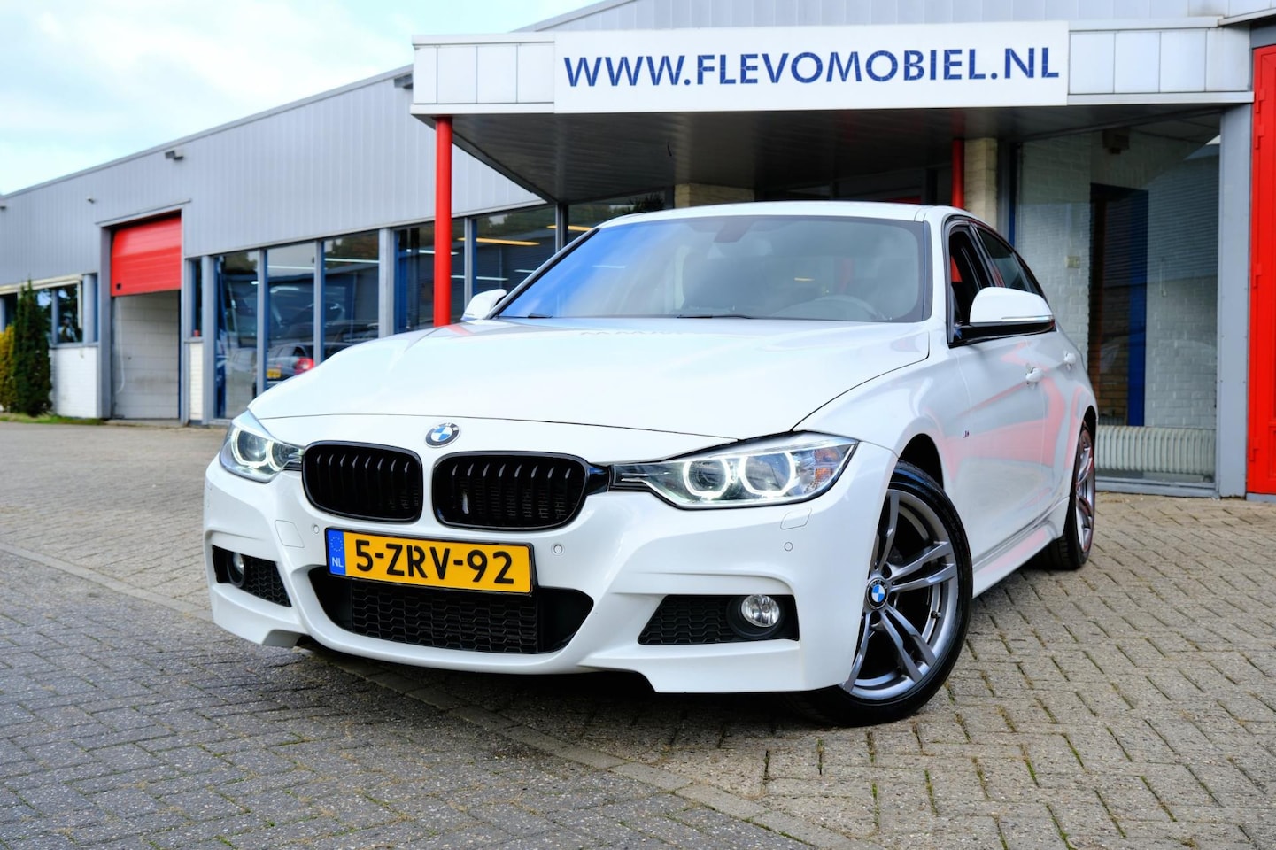 BMW 3-serie - 316i M Sport Aut. Xenon|Alcantara|Navi|Sportstoelen|LMV - AutoWereld.nl