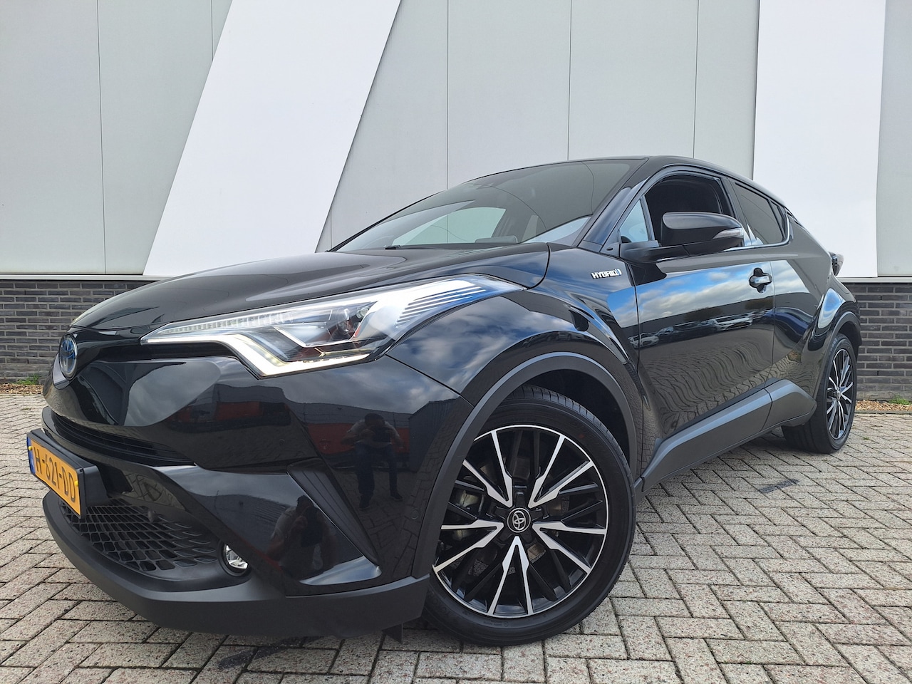 Toyota C-HR - 1.8 Hybrid Executive Ultimate | JBL | Navi | Dode hoek detectie | PDC v+a | Ad Cruise | - AutoWereld.nl